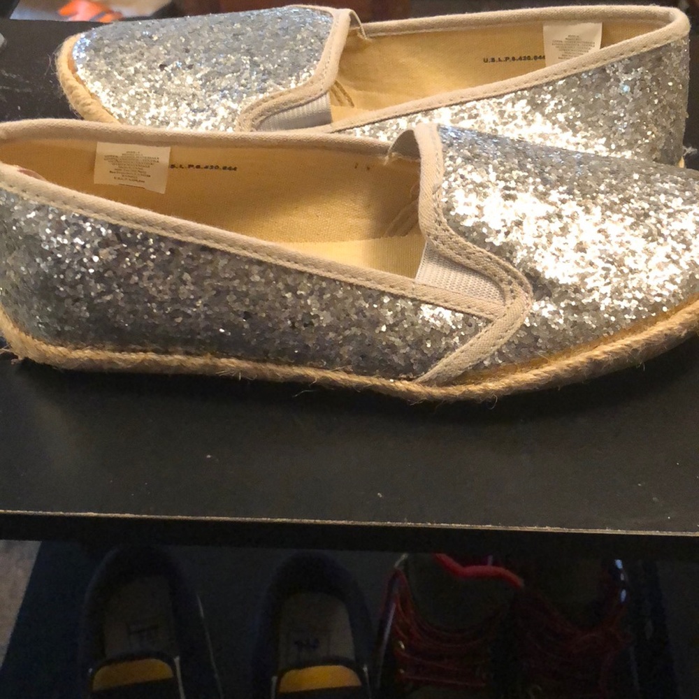 Girls shoes